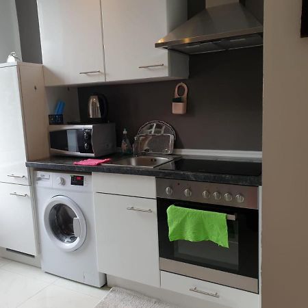 Deluxe Apartment 5P Mm A Вена Экстерьер фото